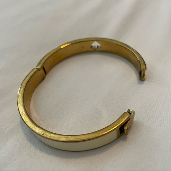 Kate Spade Hole Punch Spade Hinge Bangle Bracelet - Picture 11 of 14